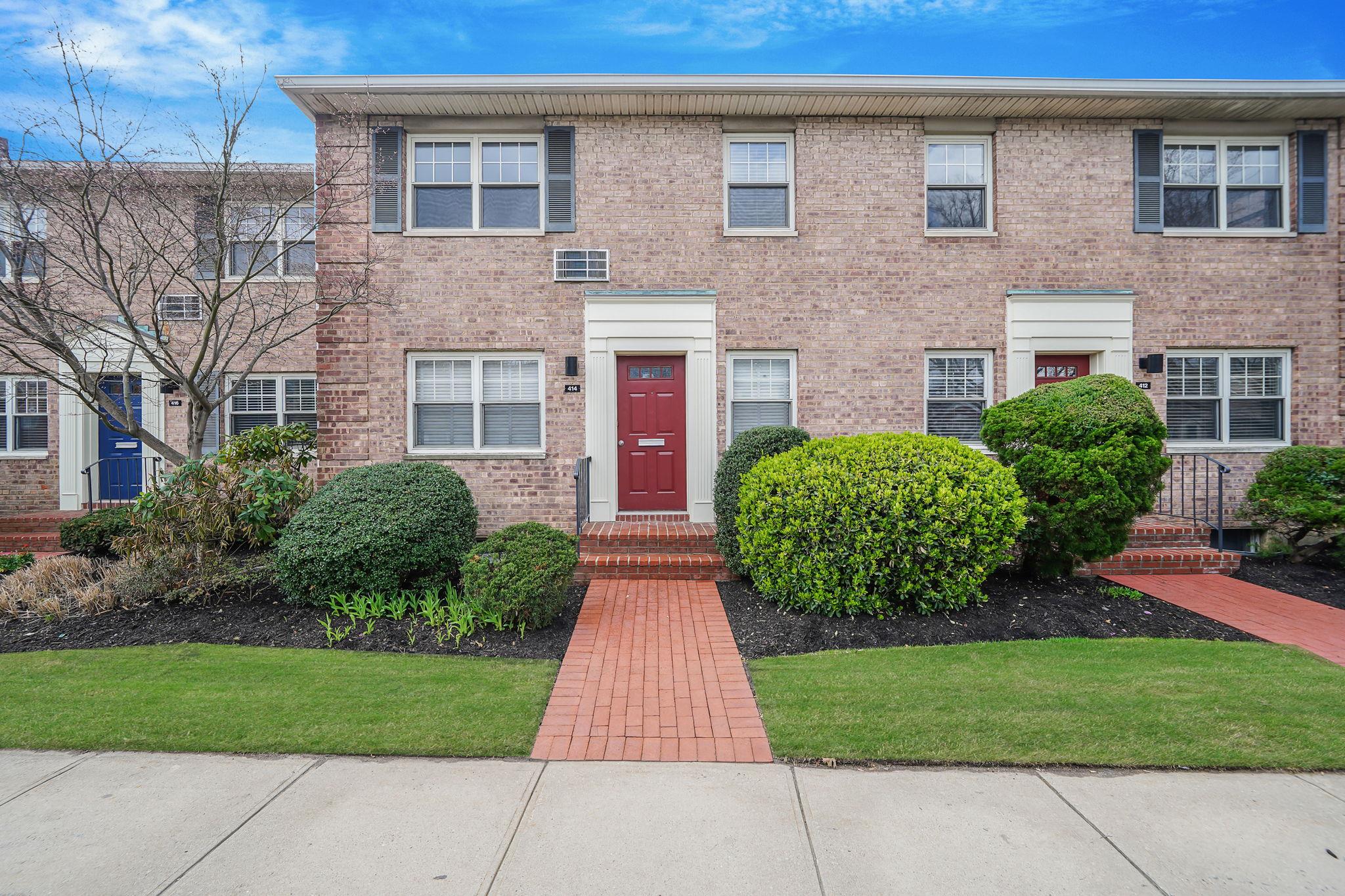 414 Merrick Road Unit: 4.5B