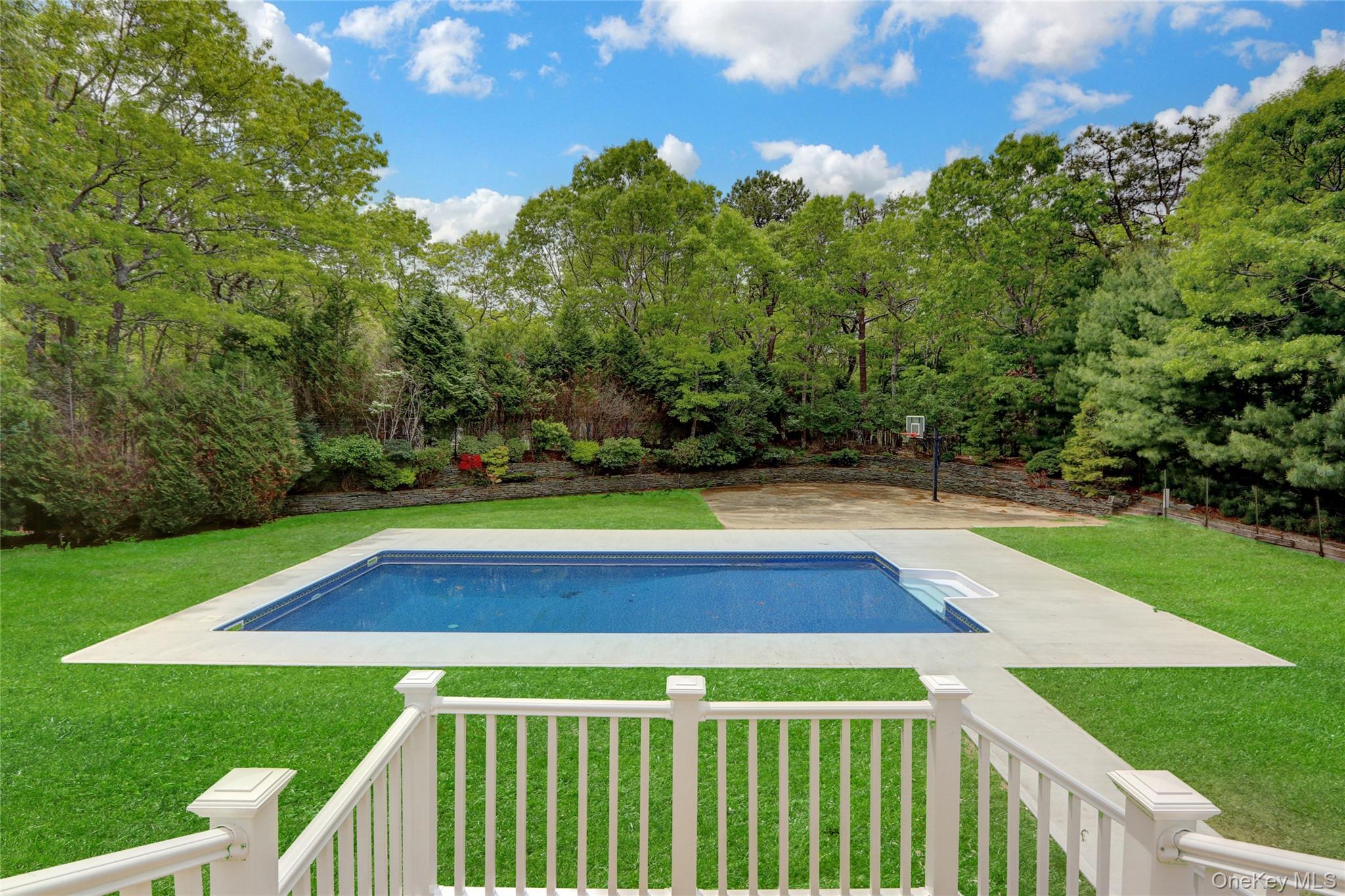 23 Red Creek Circle