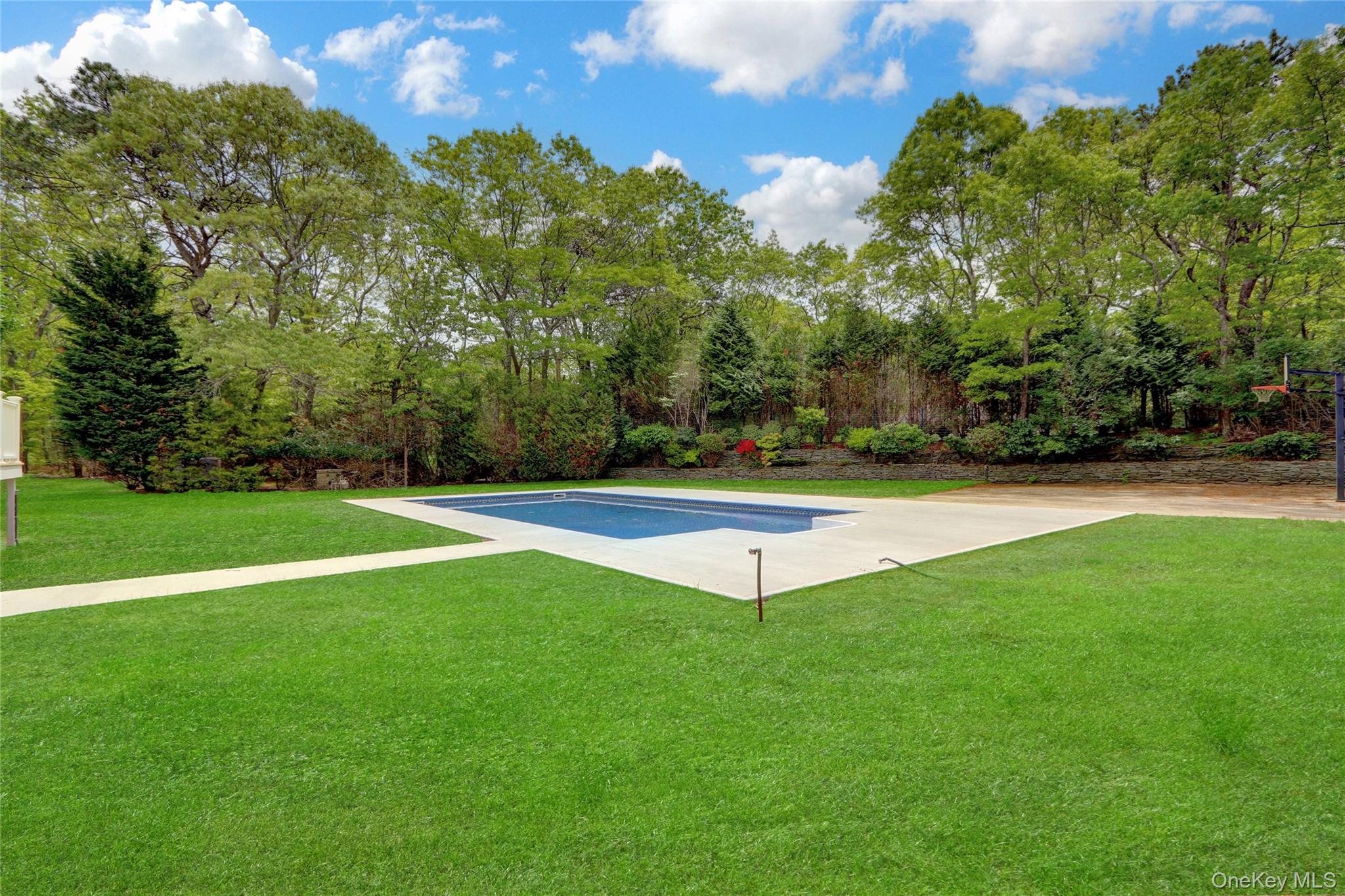 23 Red Creek Circle