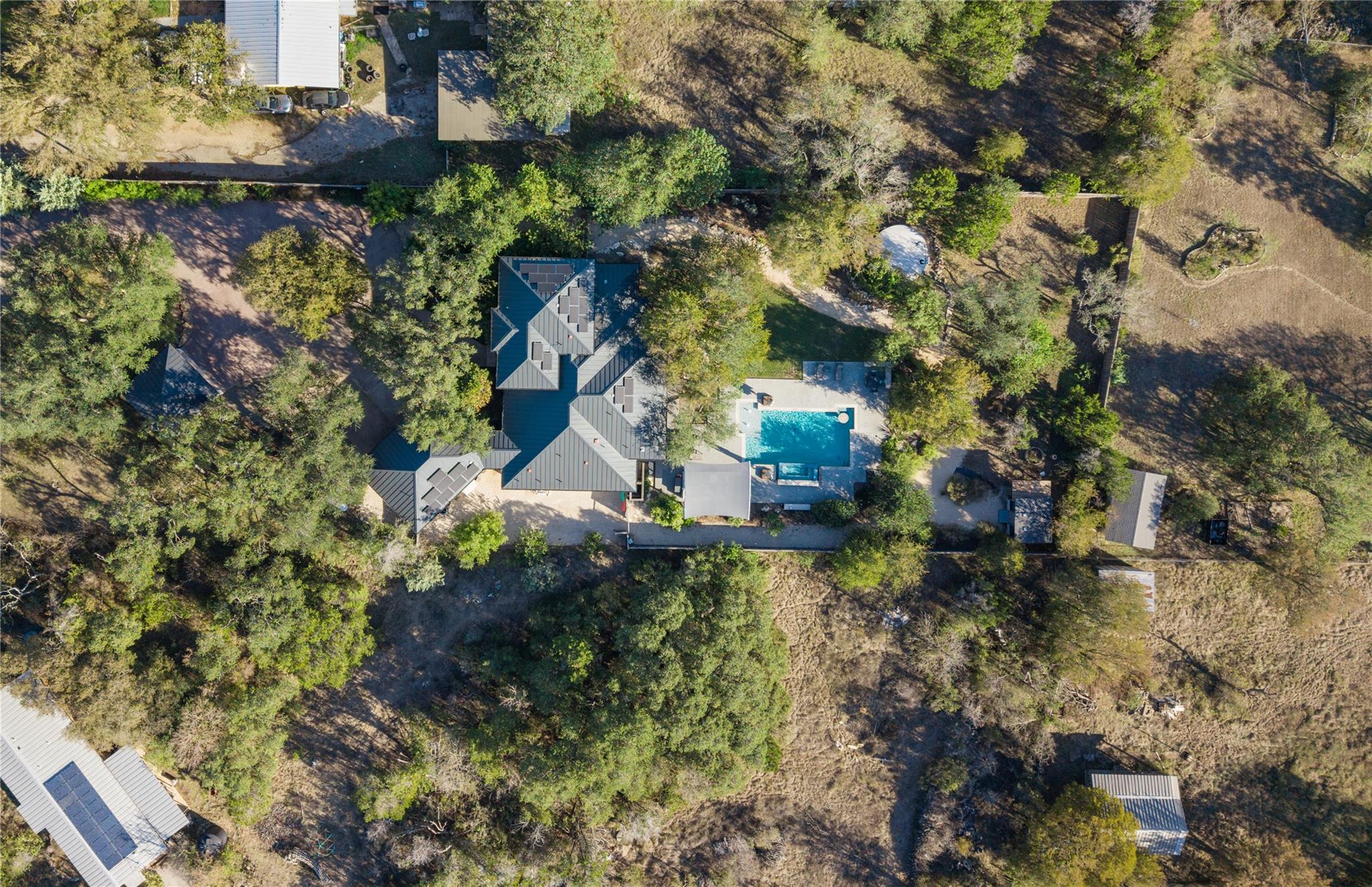 5615 McCarty LN