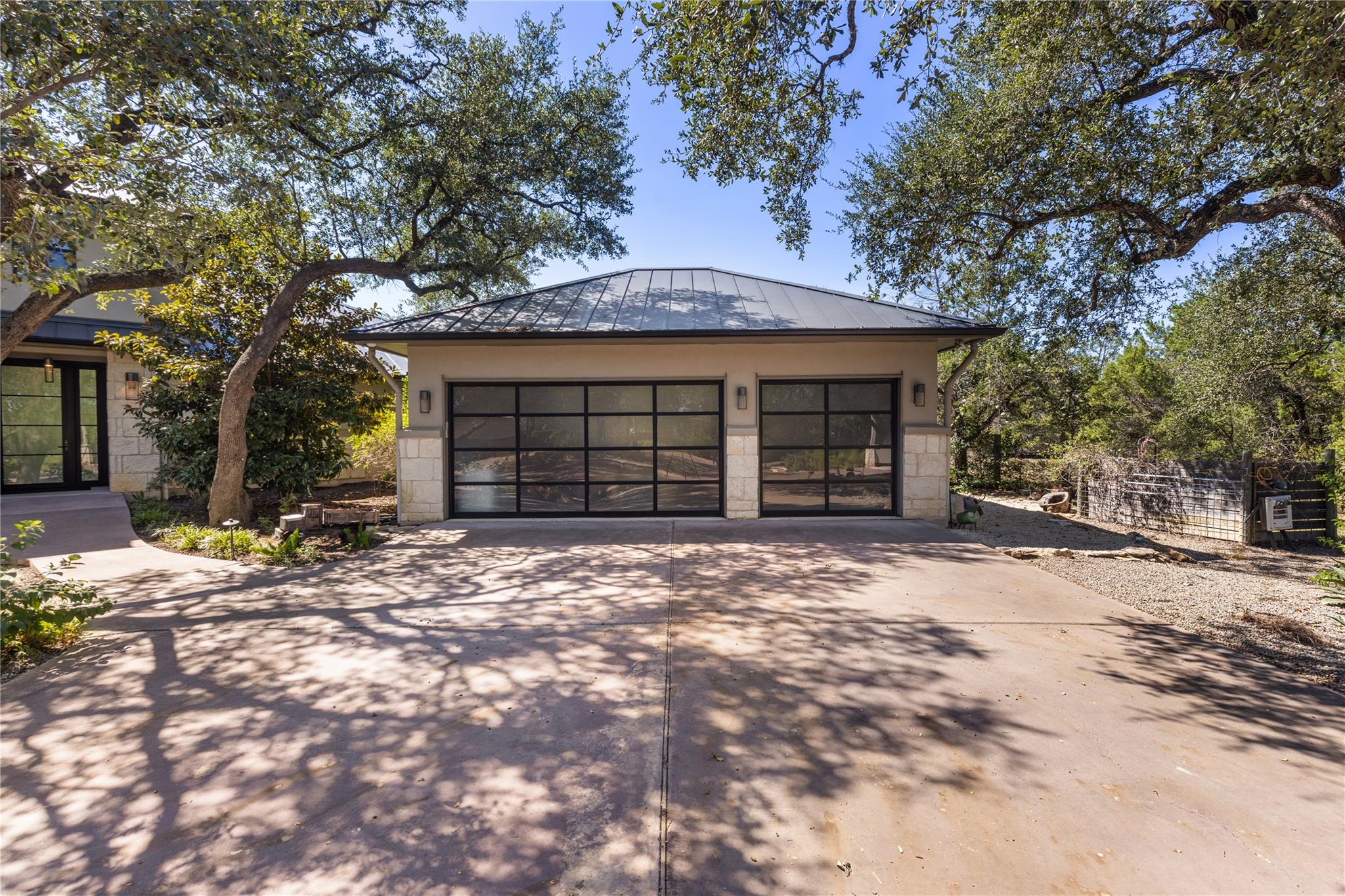 5615 McCarty LN