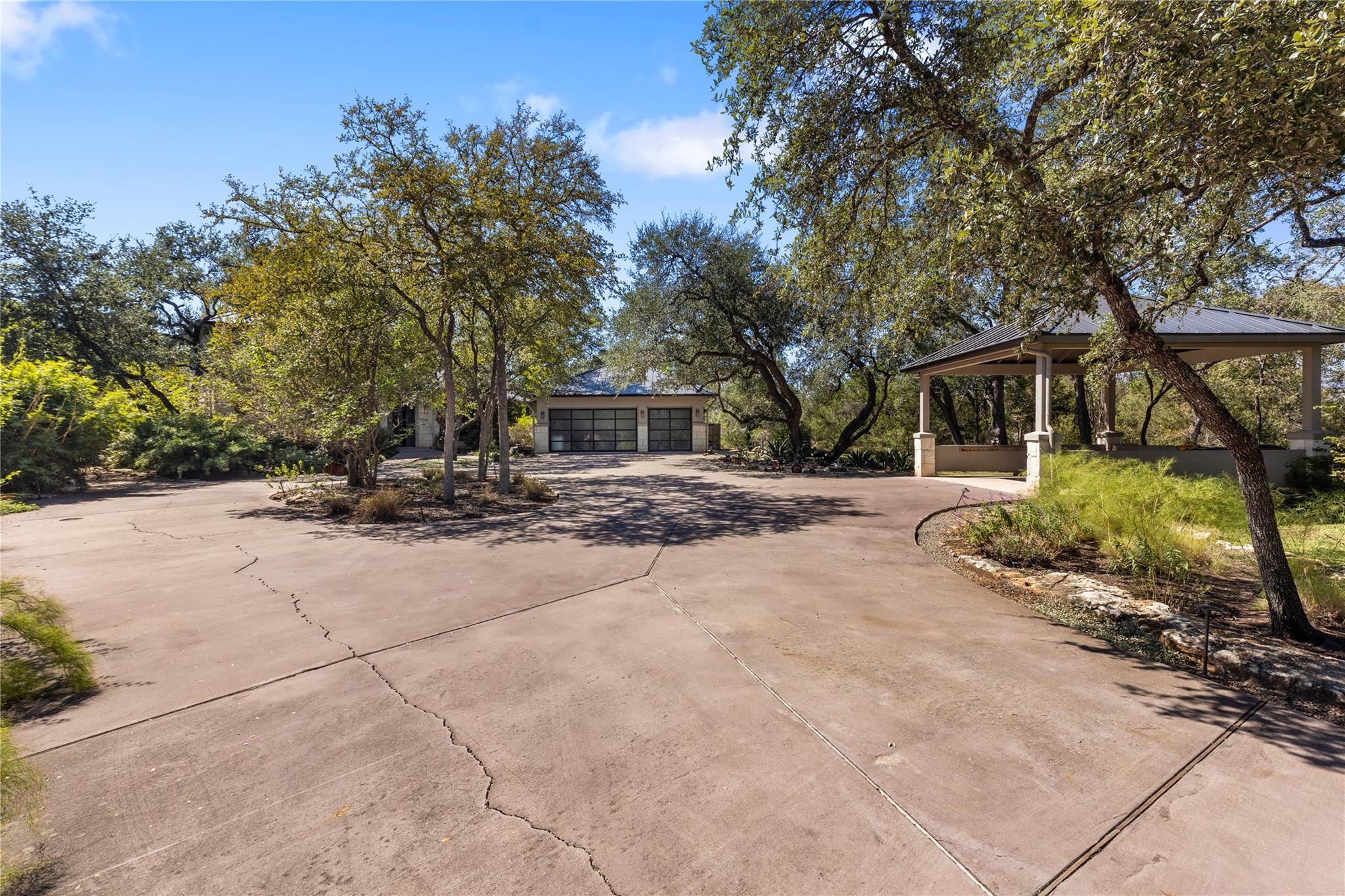 5615 McCarty LN