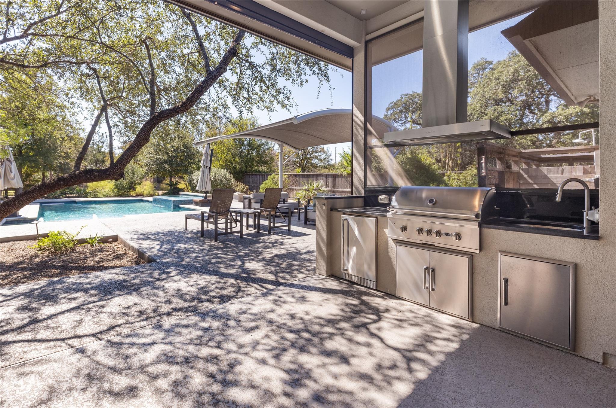 5615 McCarty LN