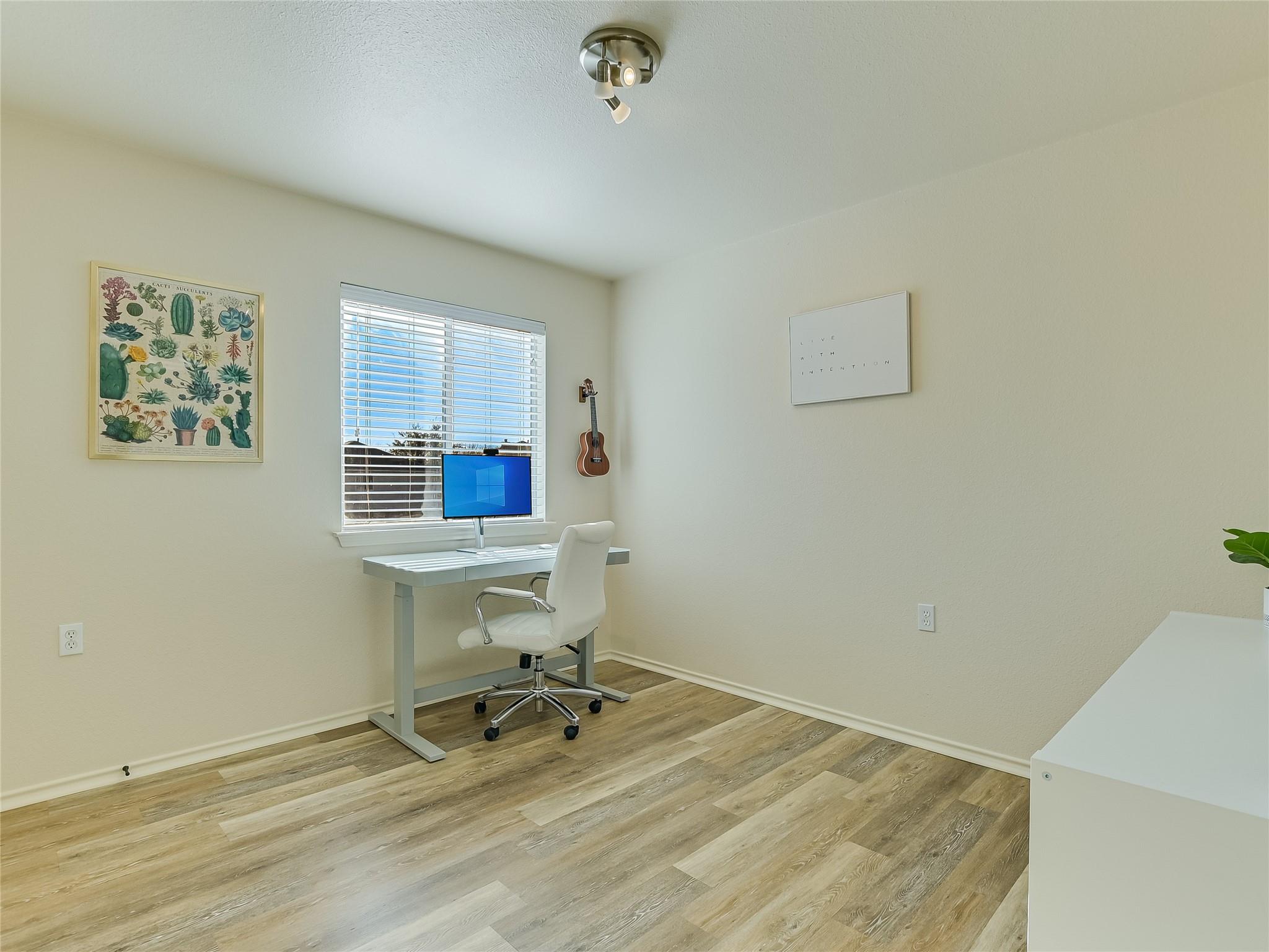 5516 Rayburn LN