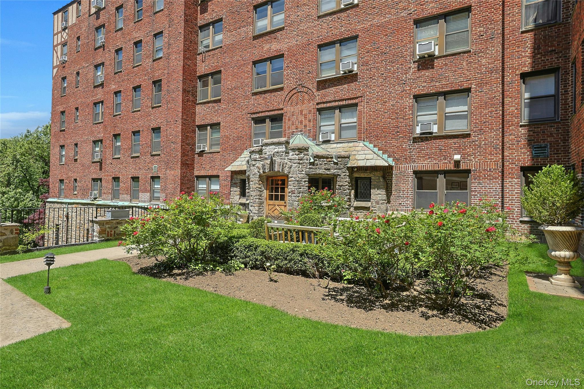 68 E Hartsdale Avenue Unit: 4J