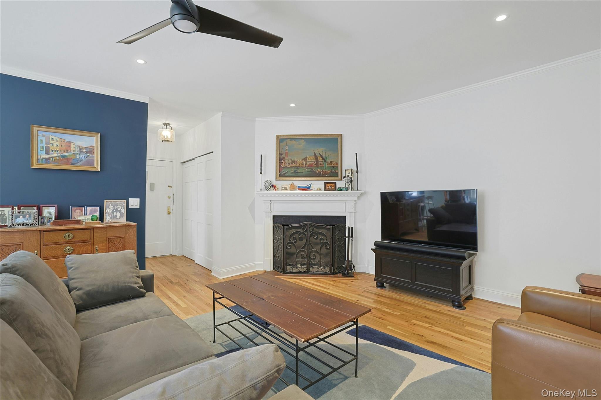 68 E Hartsdale Avenue Unit: 4J