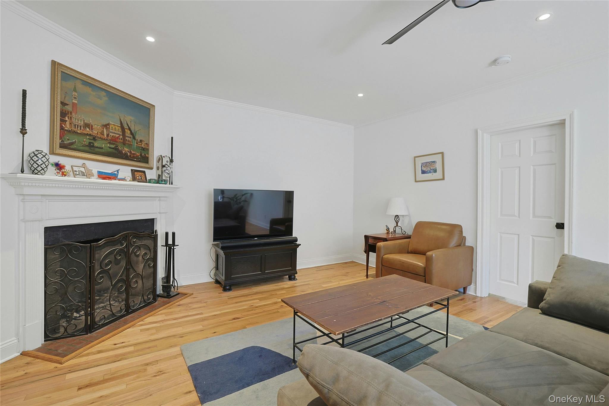 68 E Hartsdale Avenue Unit: 4J