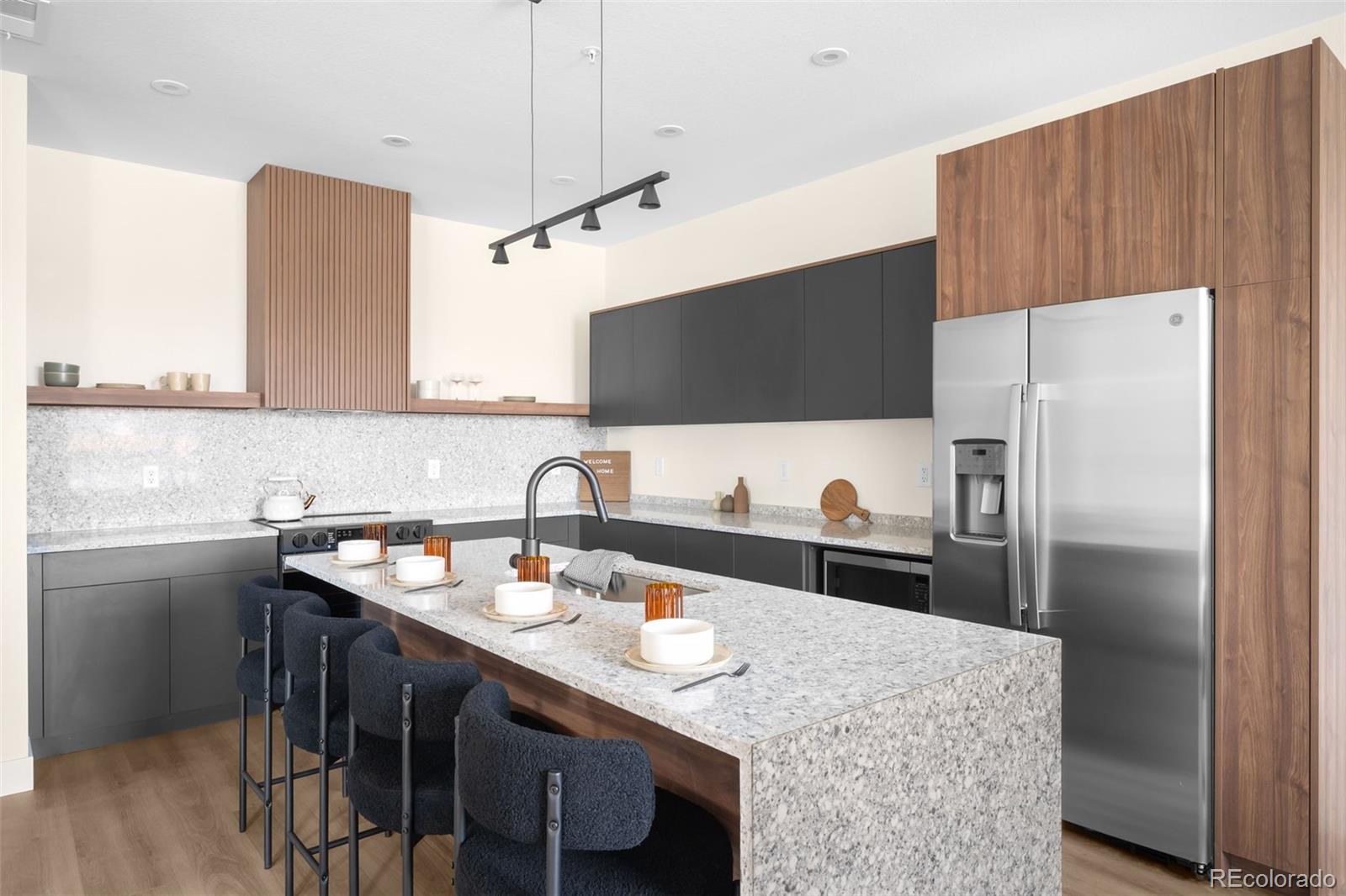 5781 W 91st Place