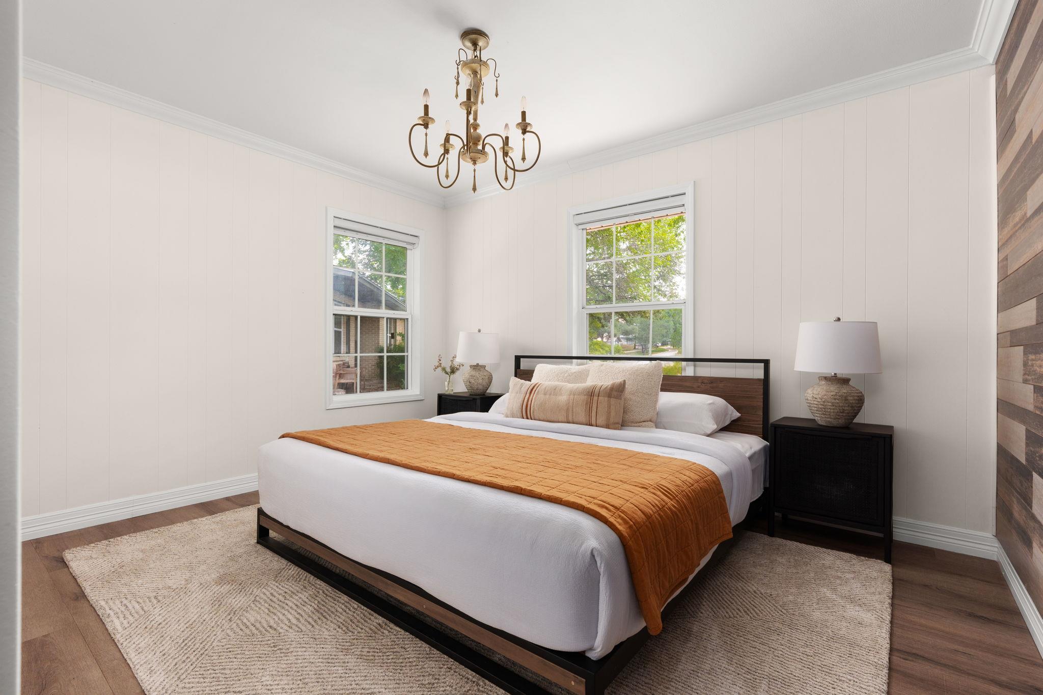 2403 Little John LN