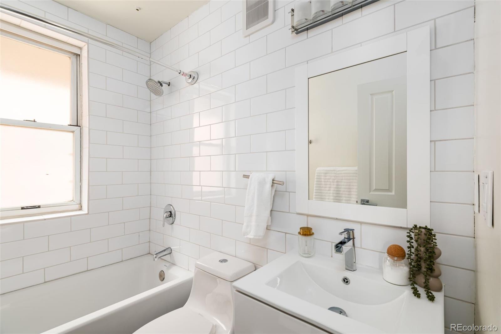1025 E 17th Avenue Unit: 3