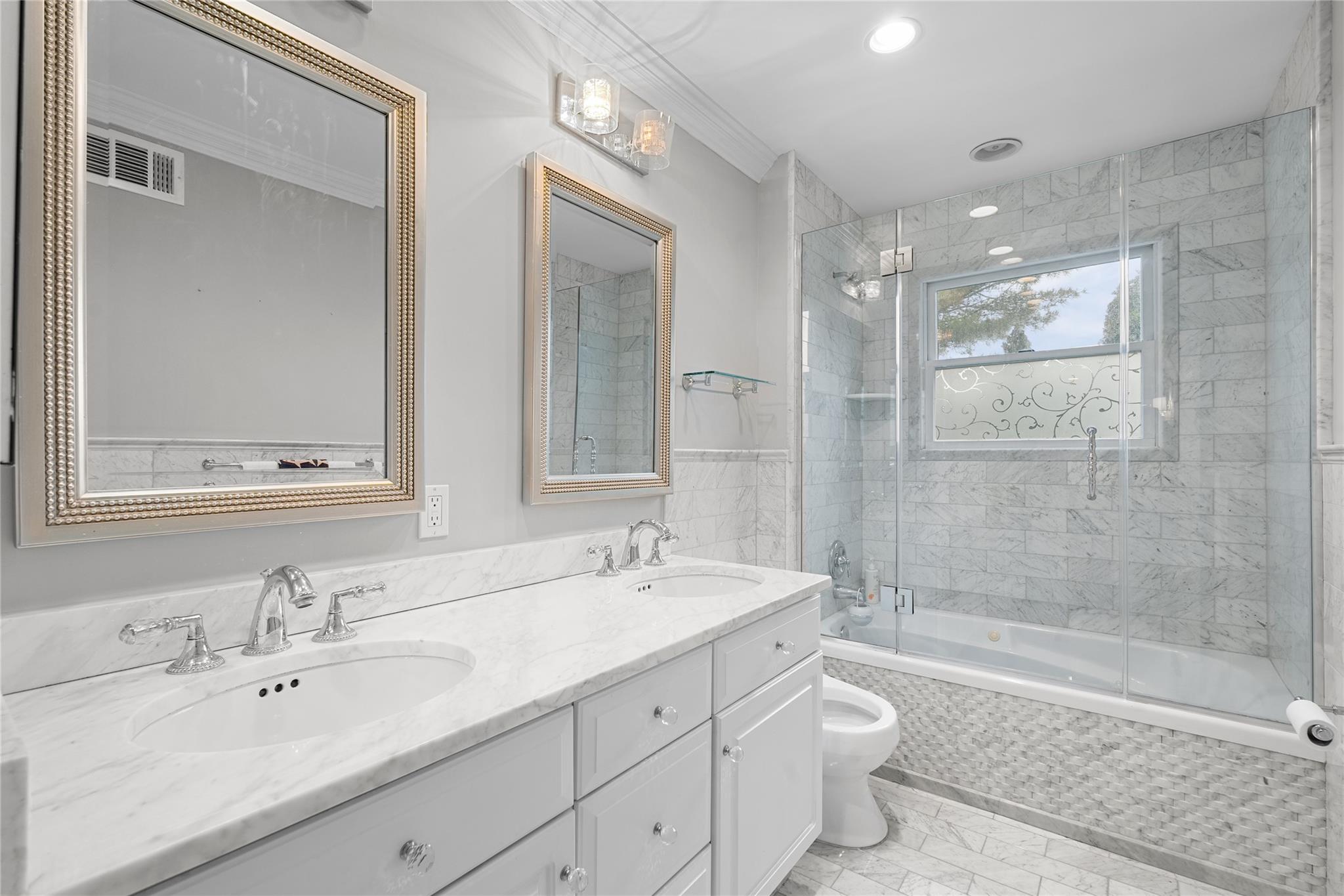 11 Crick Holly Lane