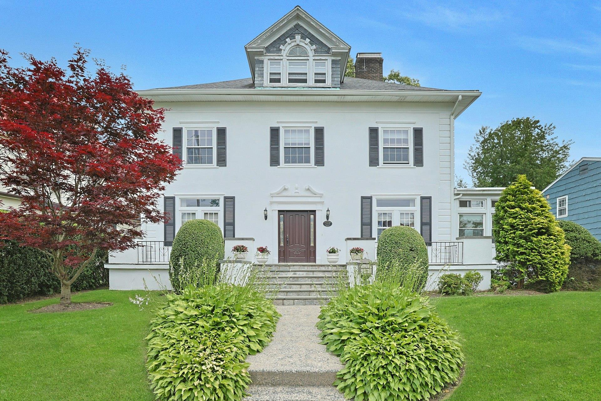 233 Commonwealth Avenue