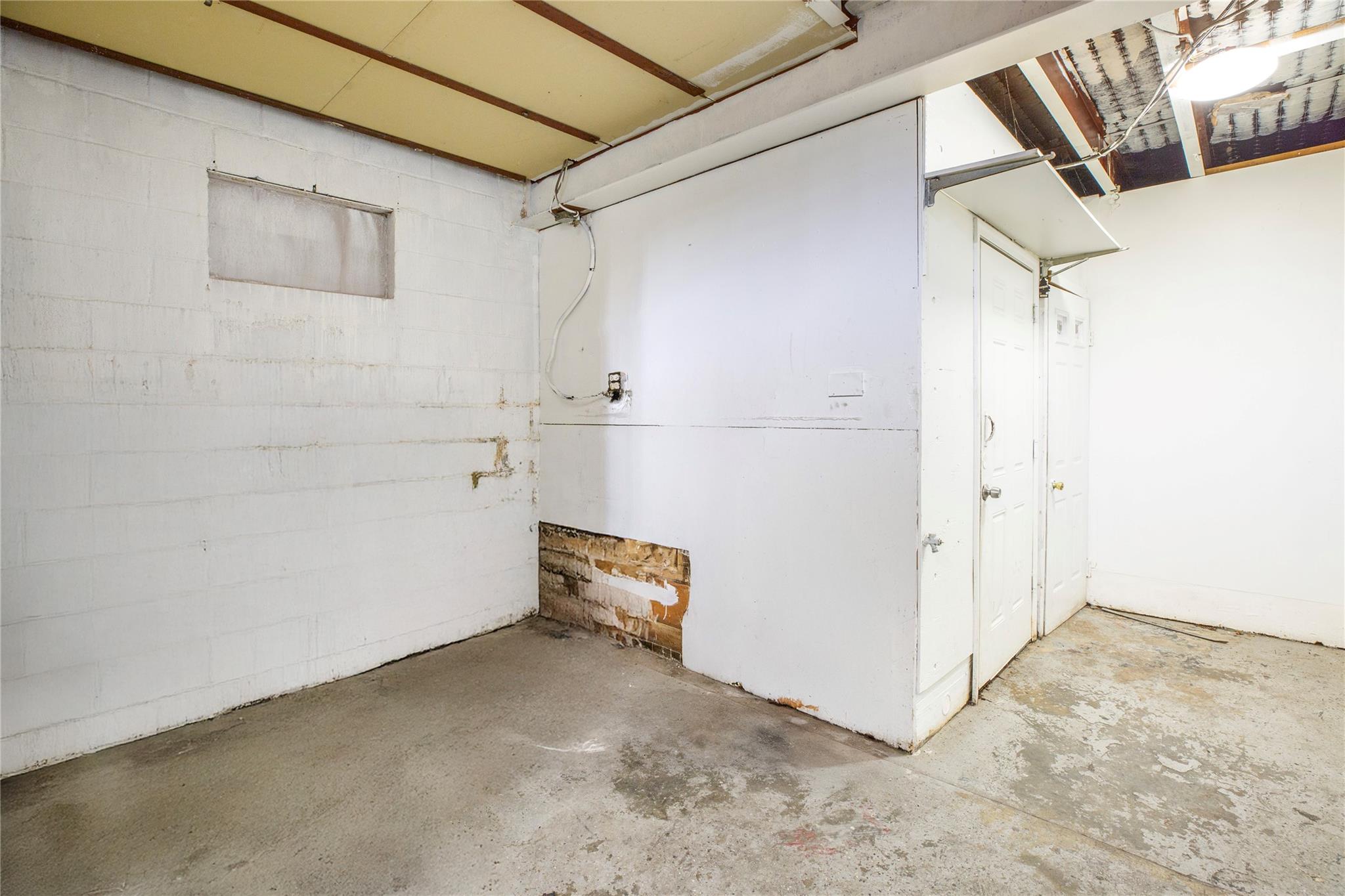 15 N White Street
