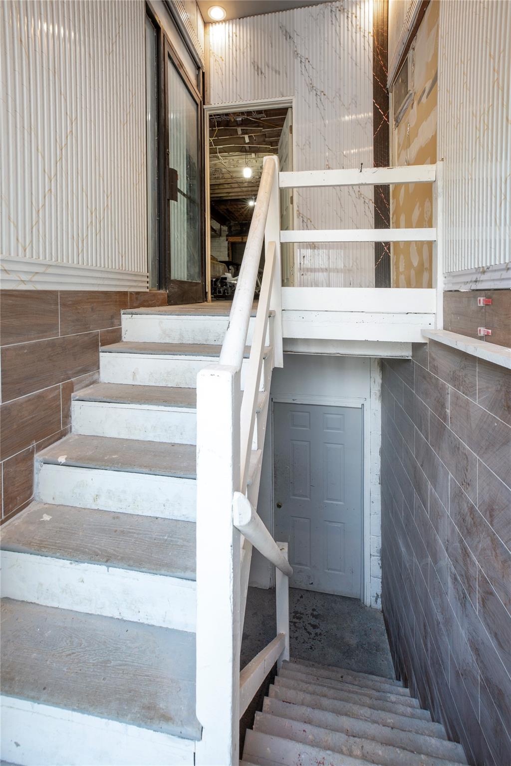 15 N White Street