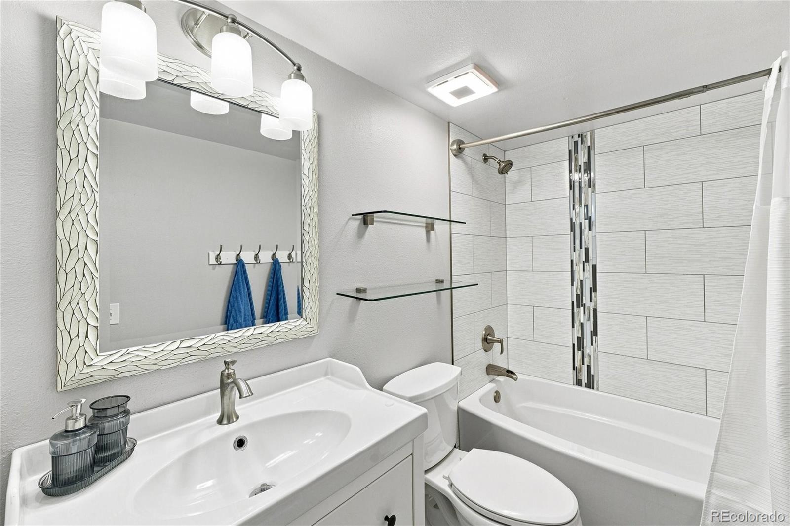 11127 W Wildhorse Peak