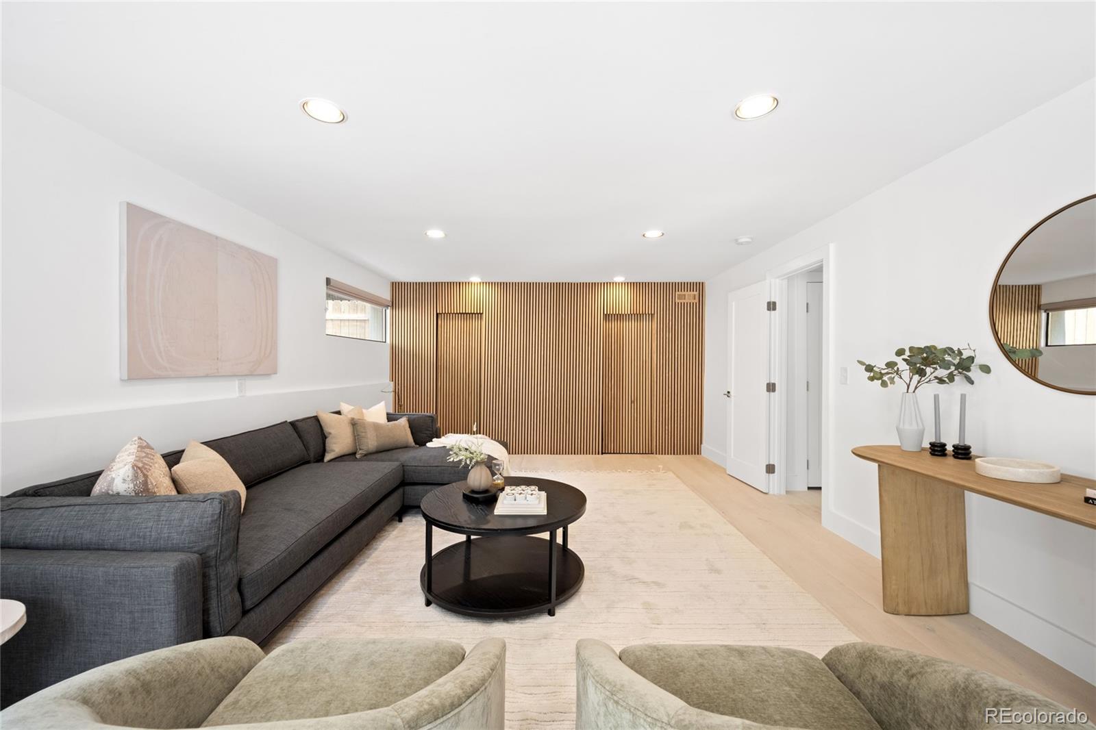 215 Hudson Street