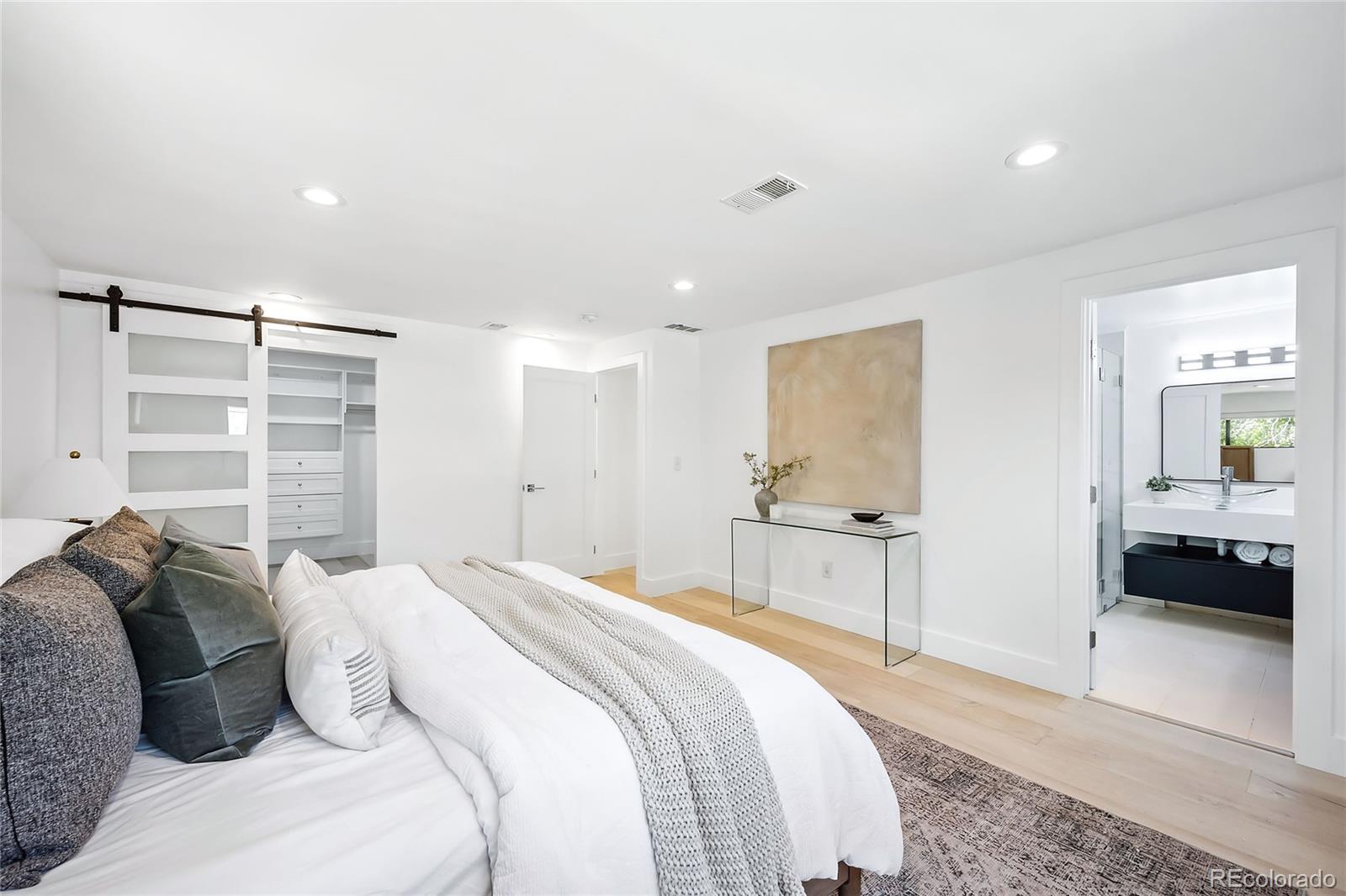 215 Hudson Street