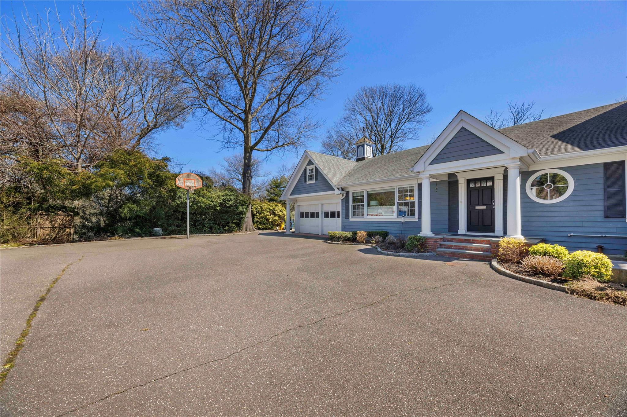 233 Narragansett Avenue