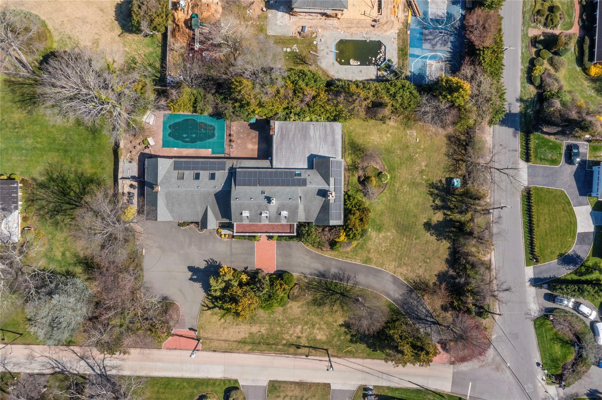 233 Narragansett Avenue