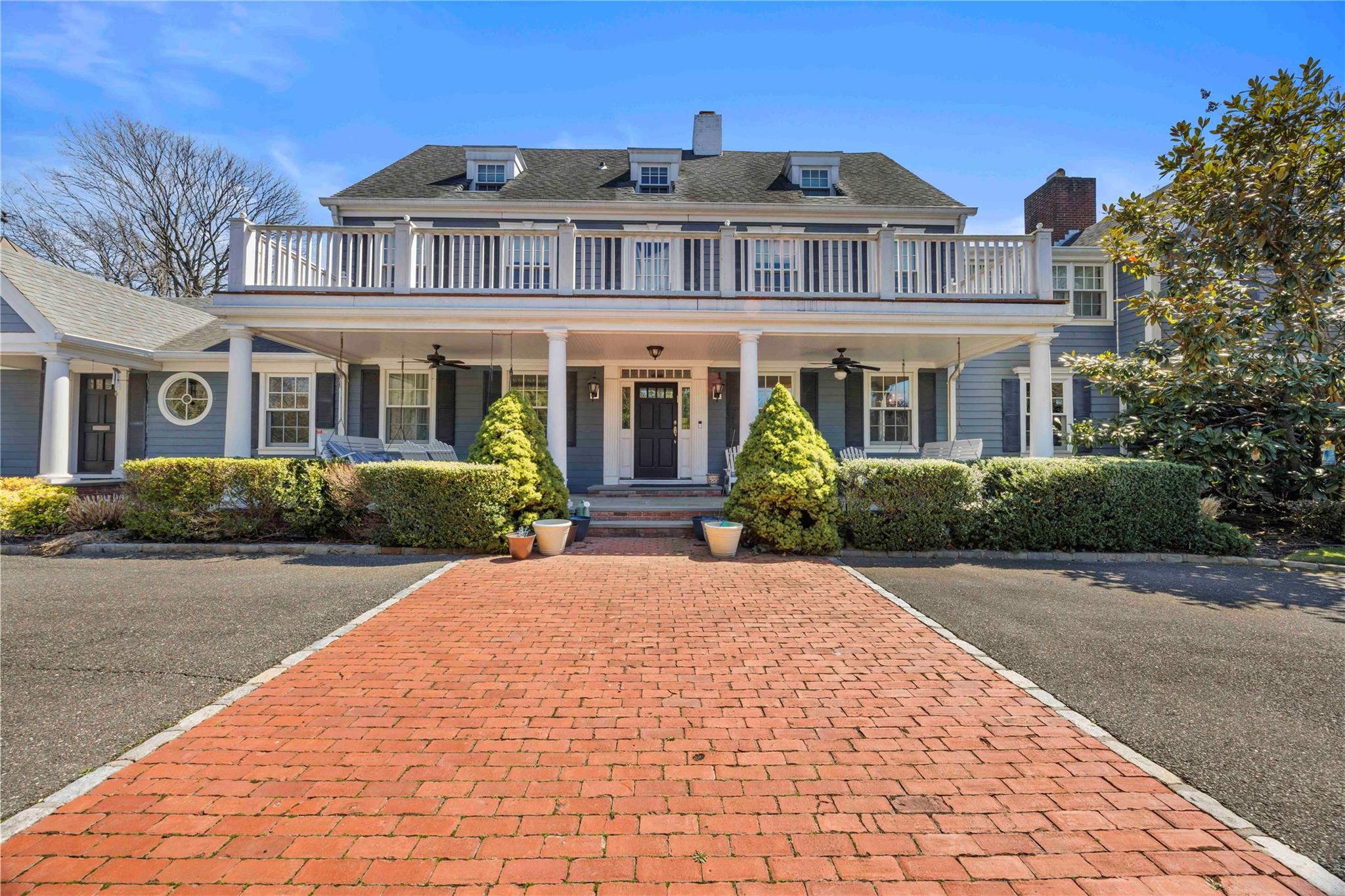 233 Narragansett Avenue