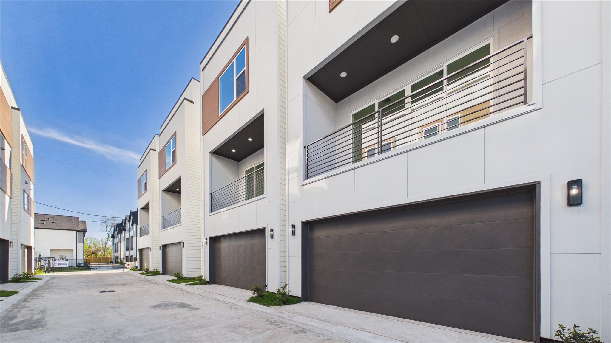 2423 Harrington Street