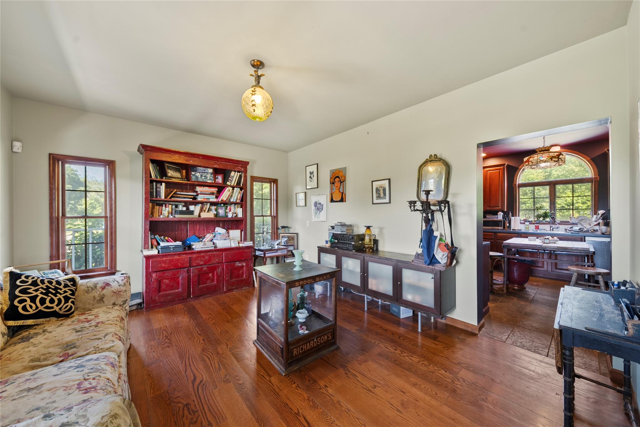 2706 Sound Avenue