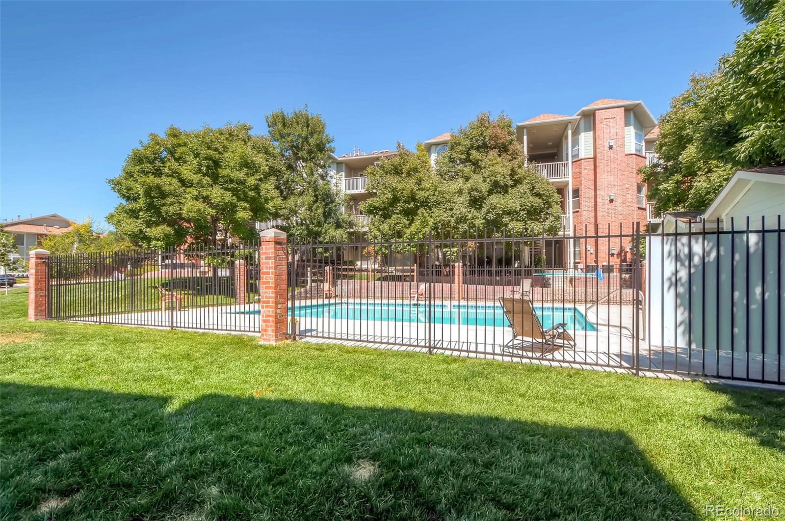 2432 W 82nd Place Unit: I
