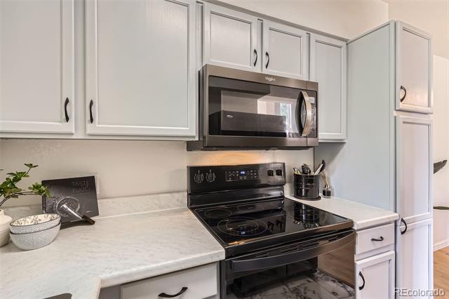 2432 W 82nd Place Unit: I