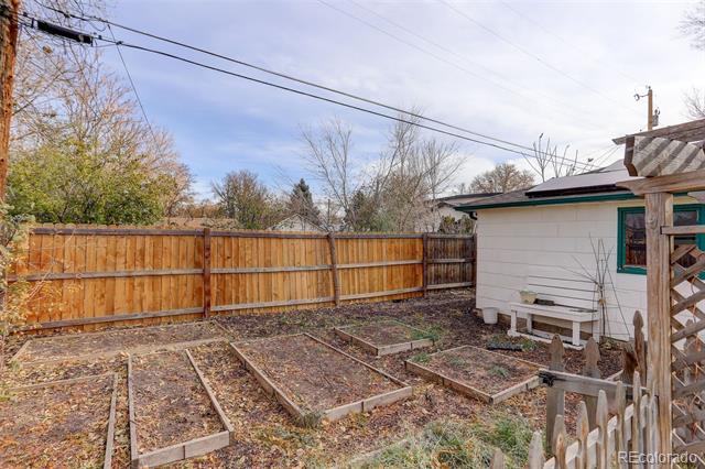 550 Winona Court