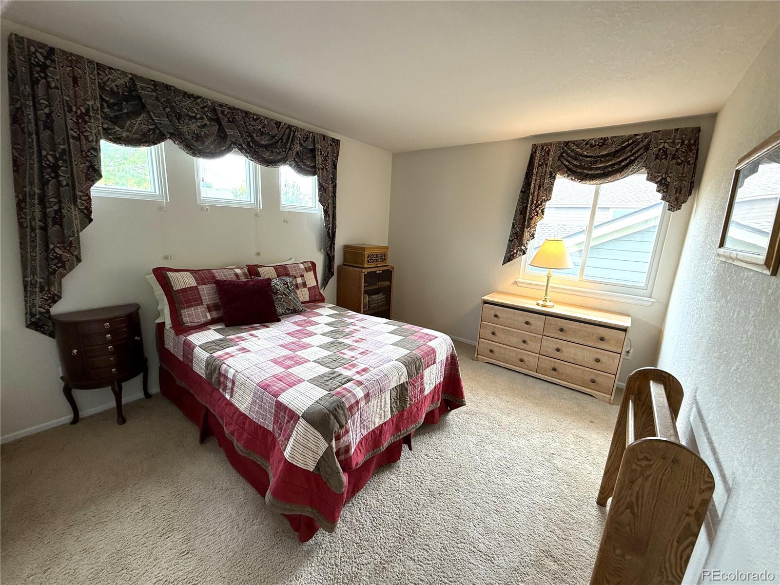 11387 S Blackthorn Court