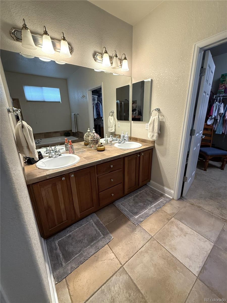 11387 S Blackthorn Court