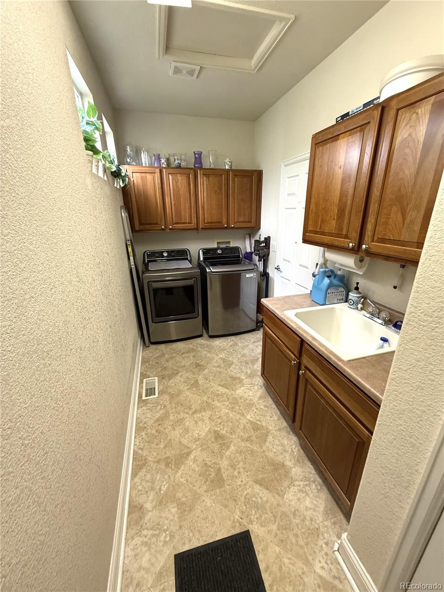 11387 S Blackthorn Court