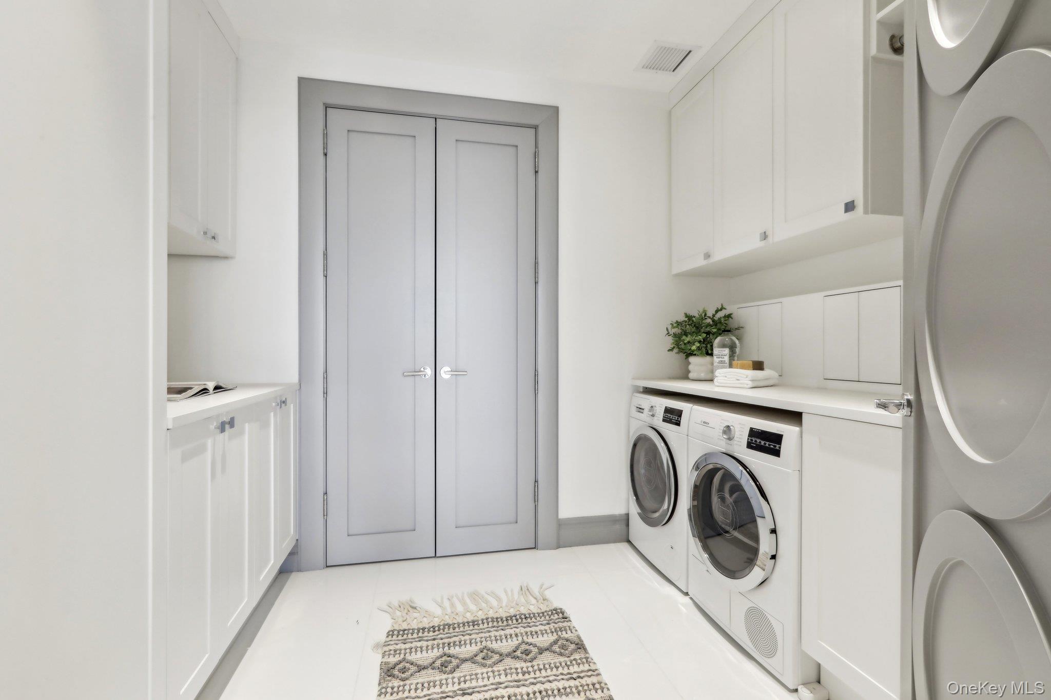 5 Renaissance Square Unit: PH41G