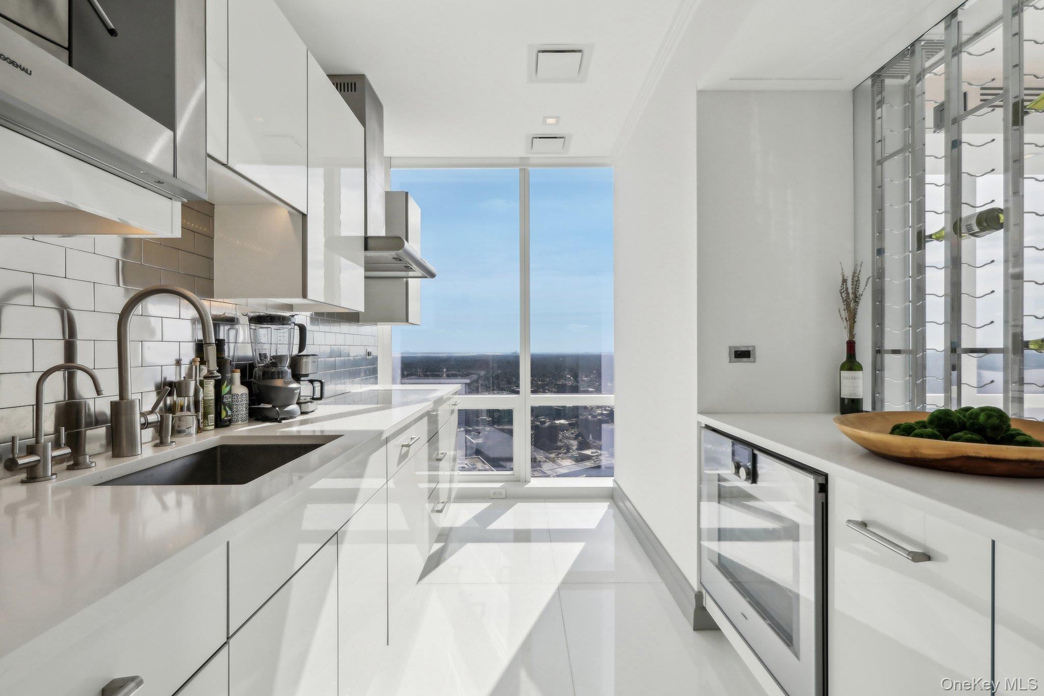 5 Renaissance Square Unit: PH41G