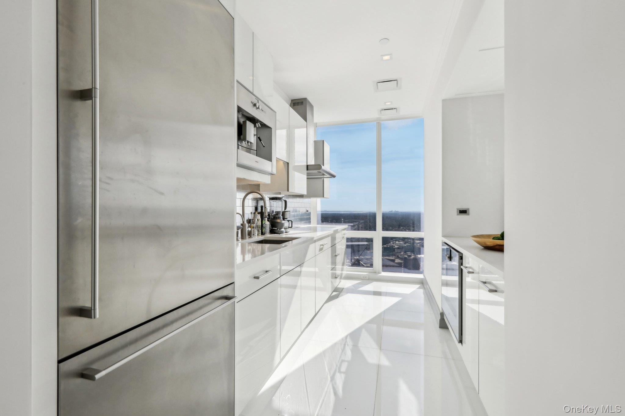 5 Renaissance Square Unit: PH41G