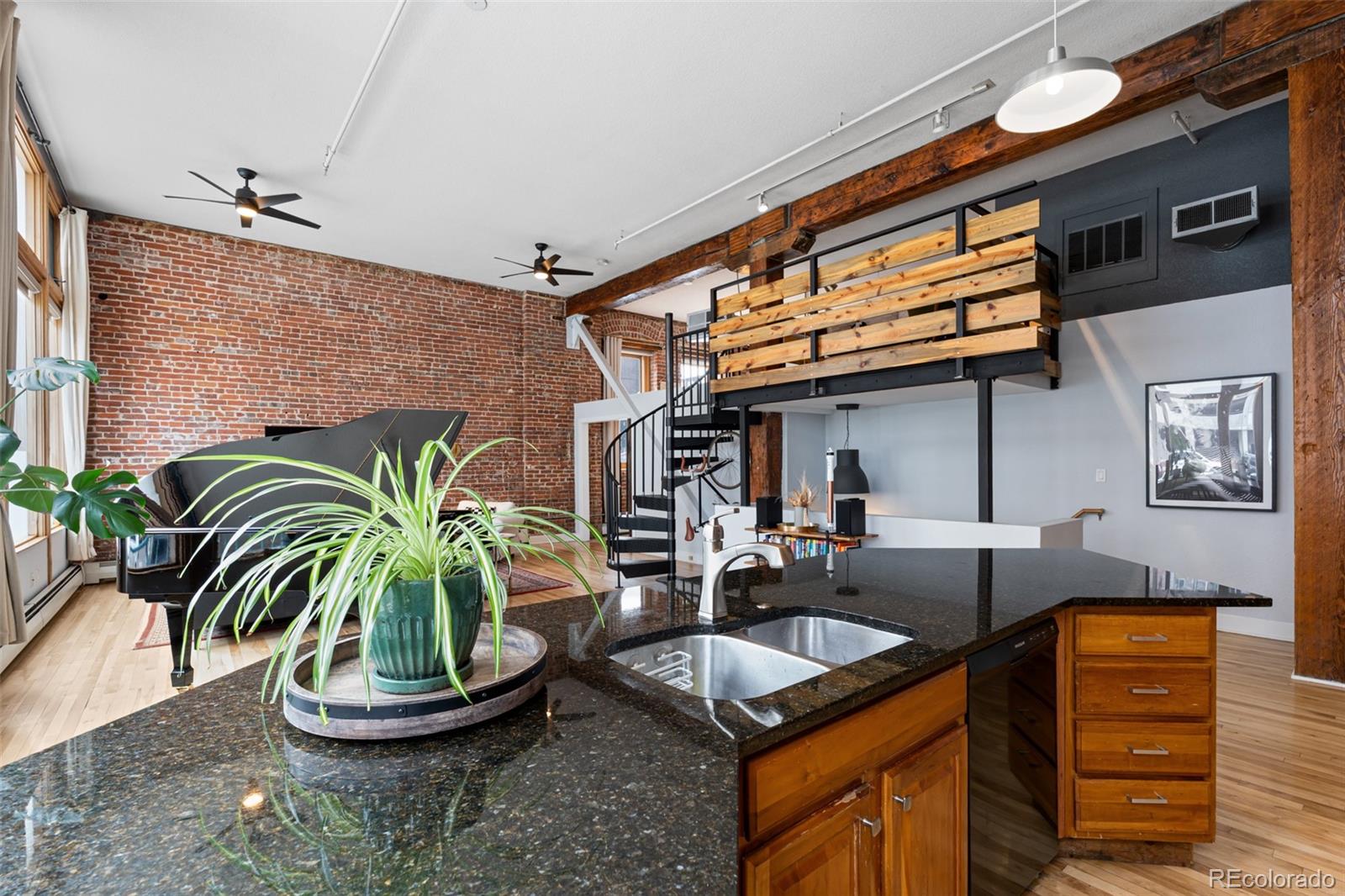 2560 Blake Unit: 101