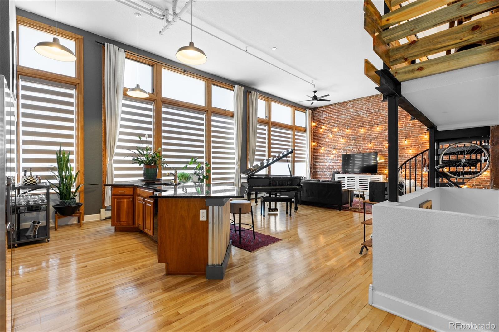 2560 Blake Unit: 101