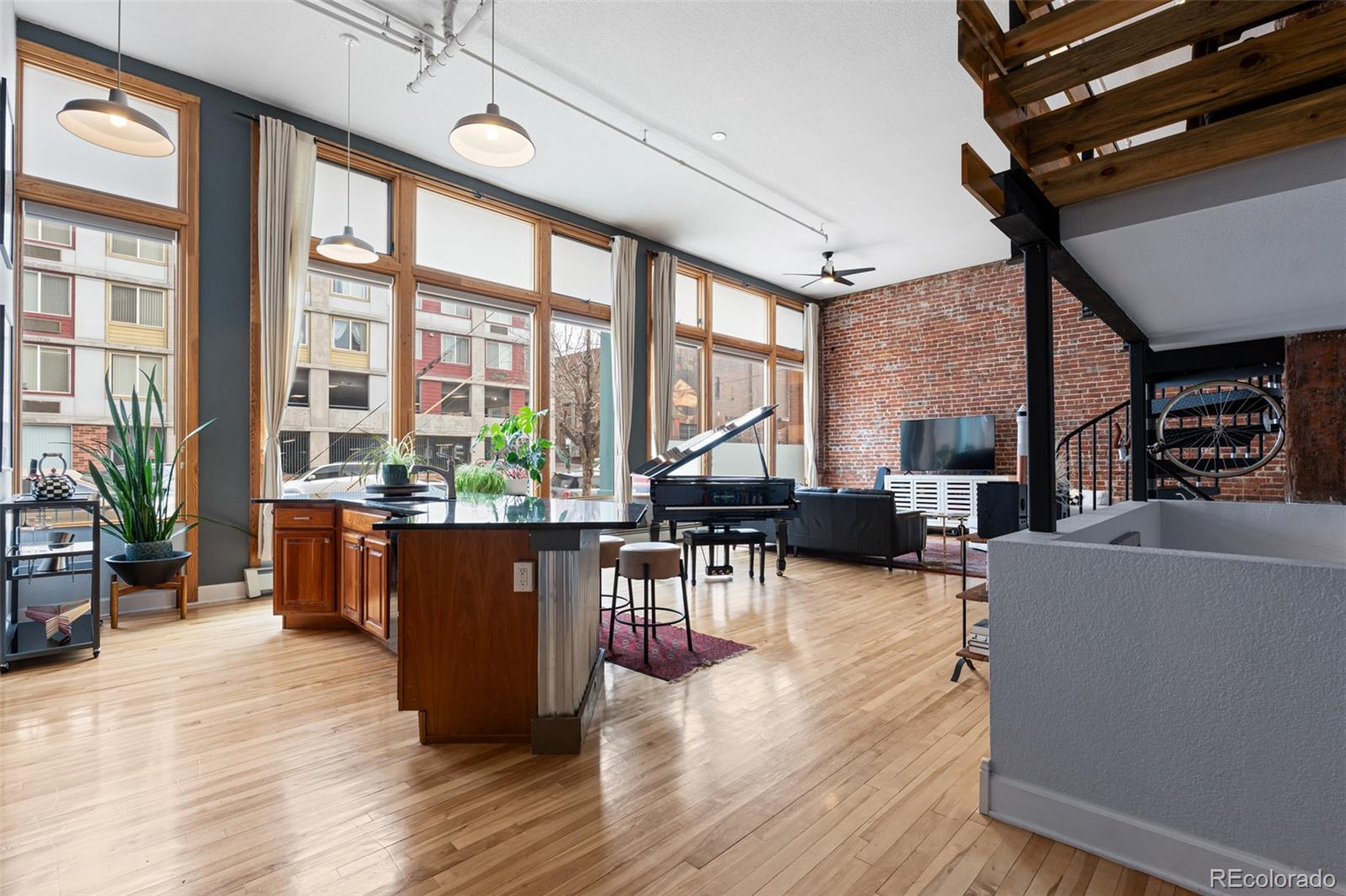 2560 Blake Unit: 101