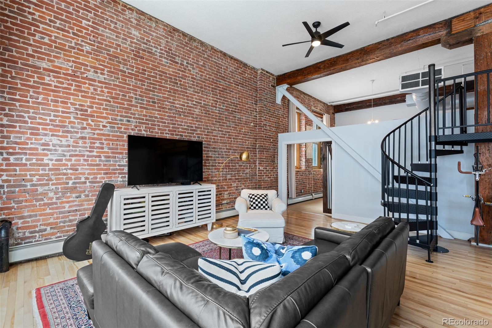 2560 Blake Unit: 101