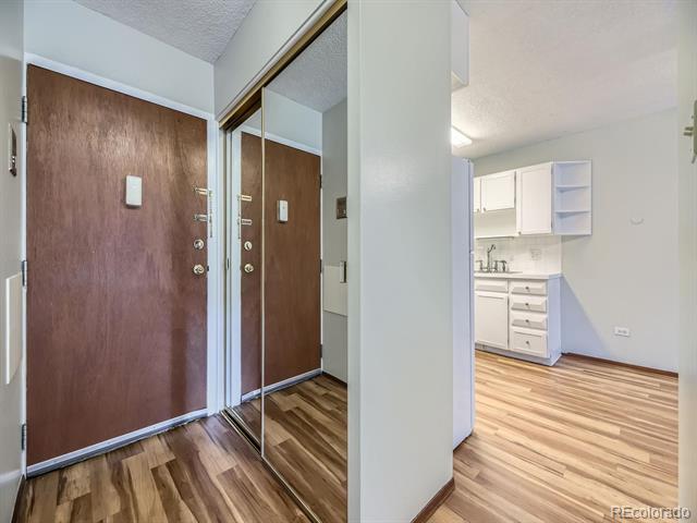 300 S Clinton Street Unit: 11B