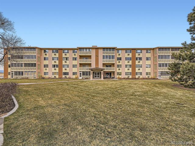 300 S Clinton Street Unit: 11B