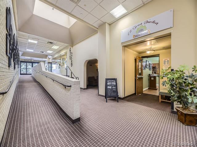 300 S Clinton Street Unit: 11B