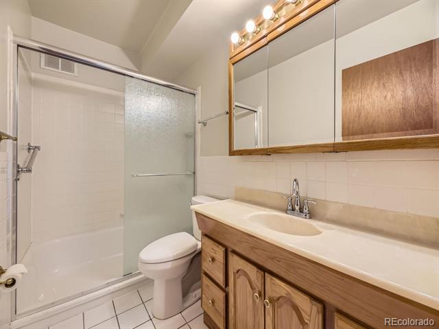 300 S Clinton Street Unit: 11B