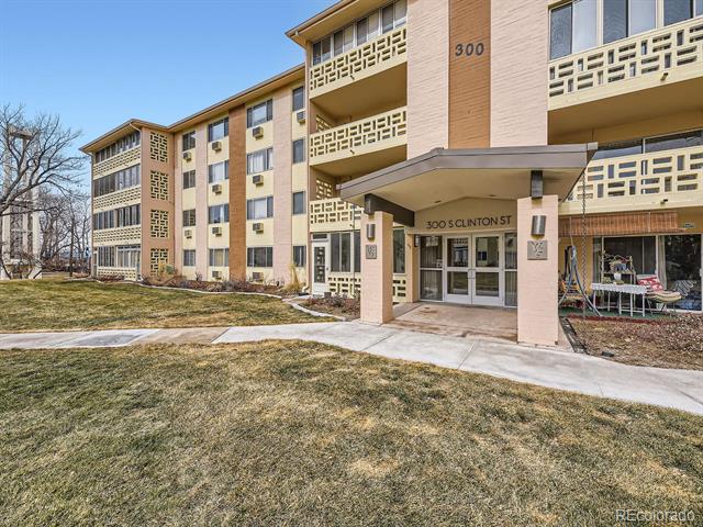 300 S Clinton Street Unit: 11B