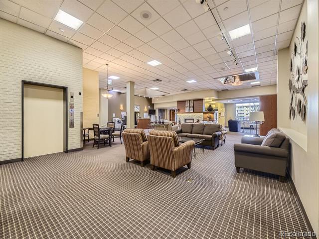 300 S Clinton Street Unit: 11B