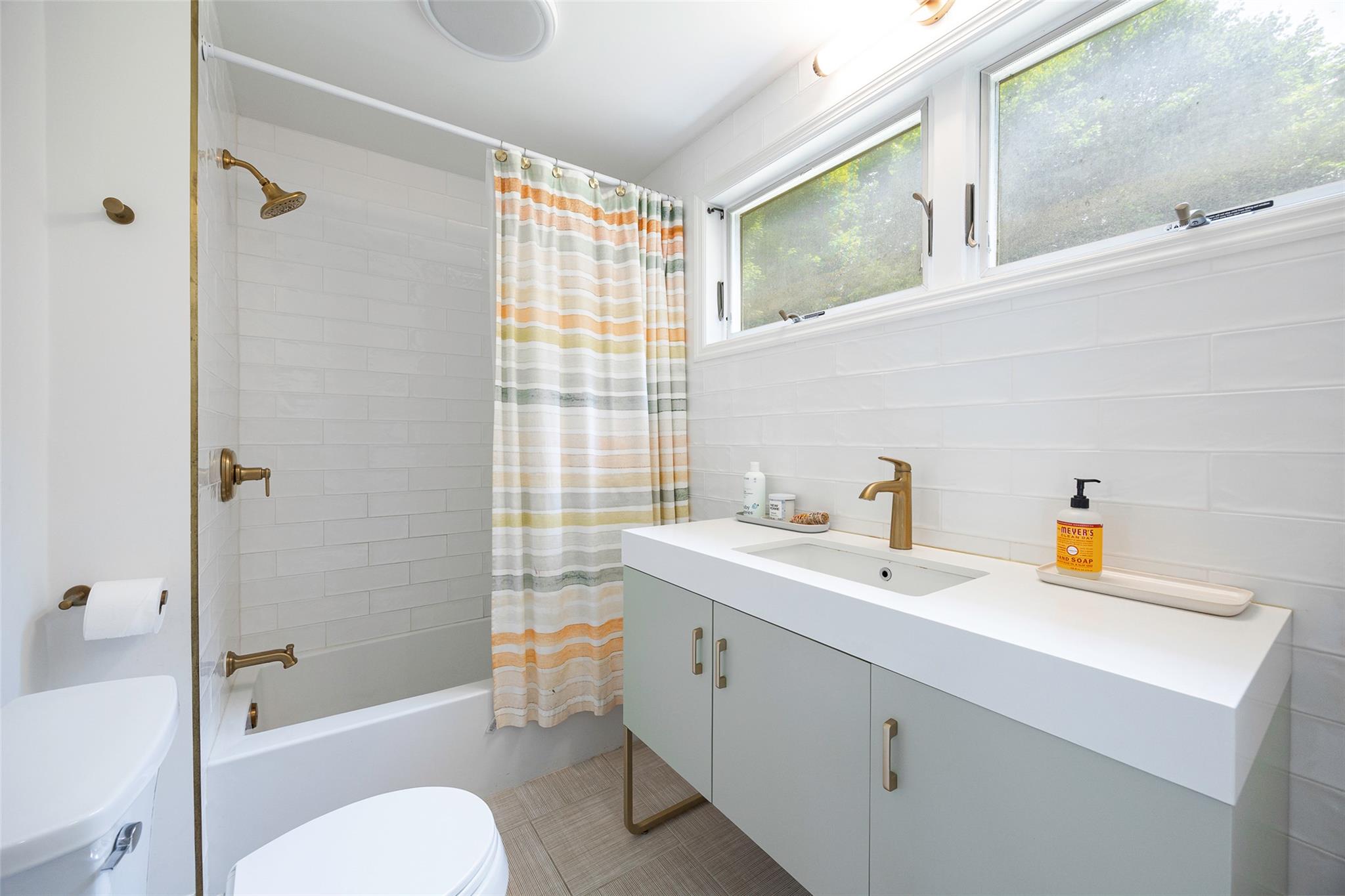 22 Tompkins Avenue
