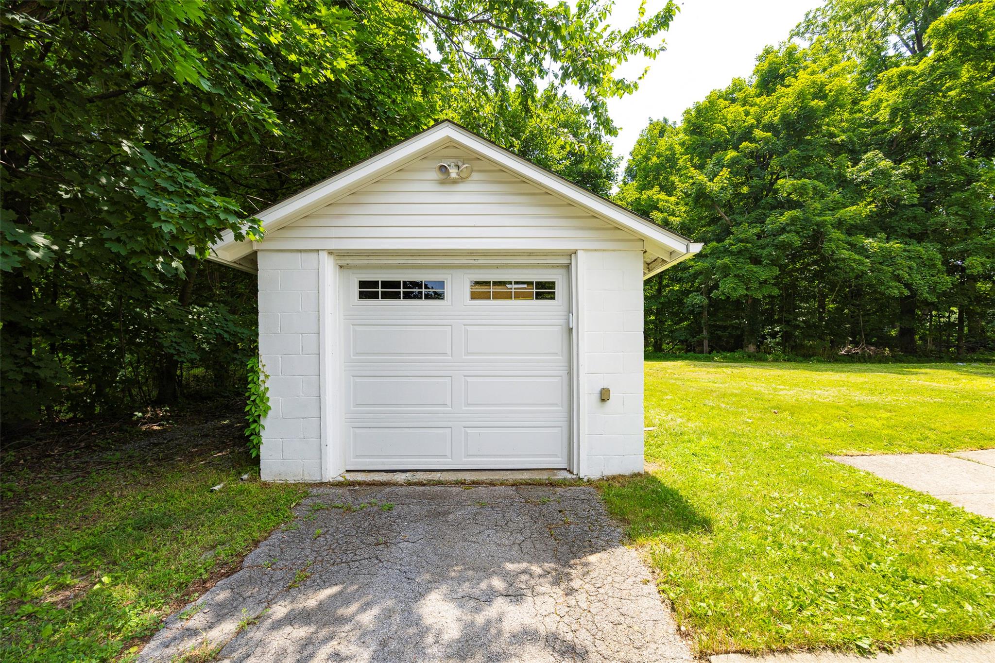 22 Tompkins Avenue