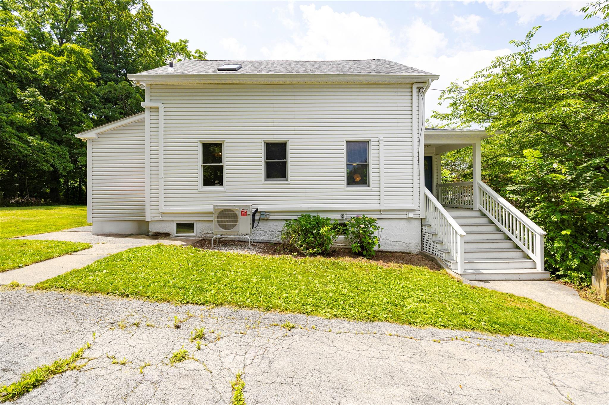 22 Tompkins Avenue