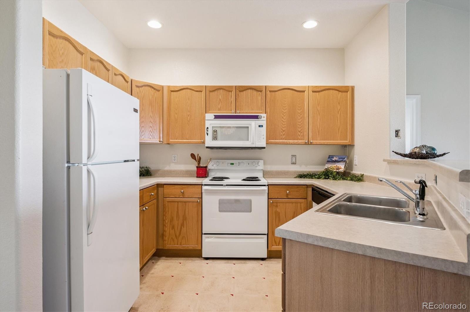 8369 S Independence Circle Unit: 305