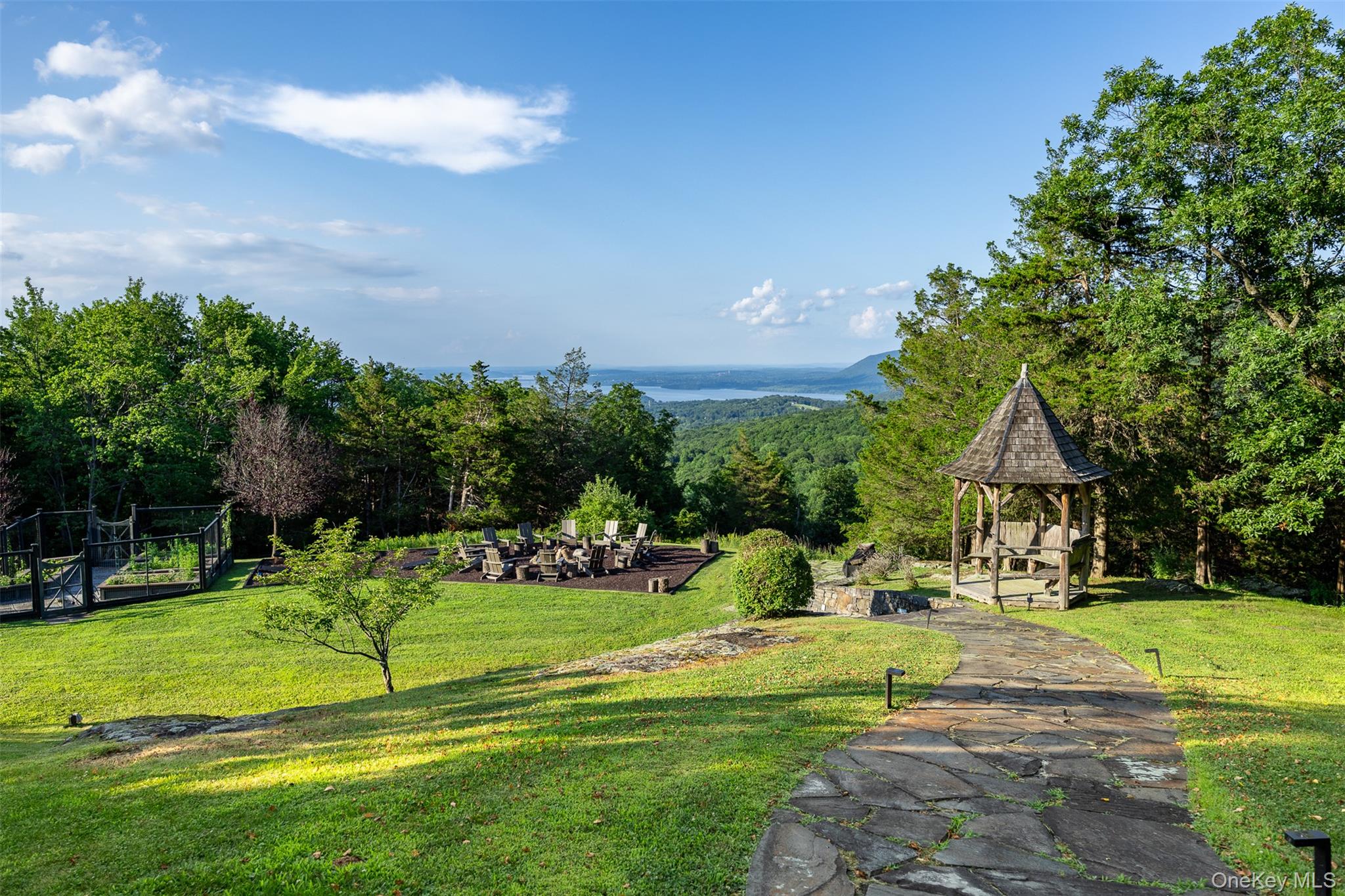 12 Mountain Brook Road